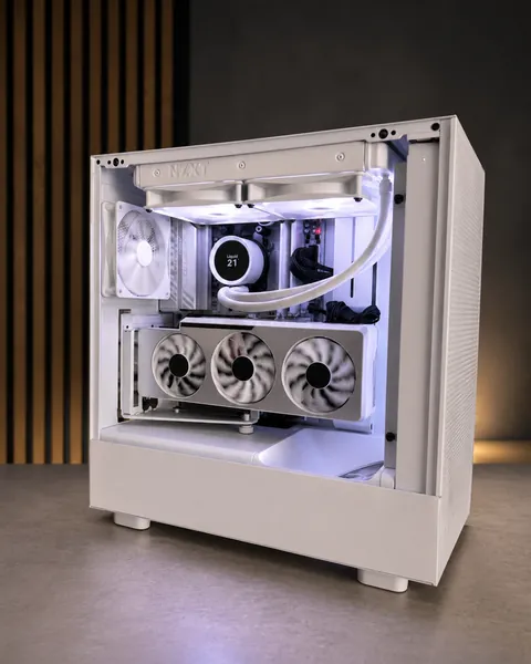 White Panoramic custom PC built by The Tech Bench